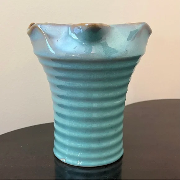 Hand Crafted WCL 1970s Scalloped Rim Ribbed Pottery Ceramic Pitcher - Picture 4 of 16